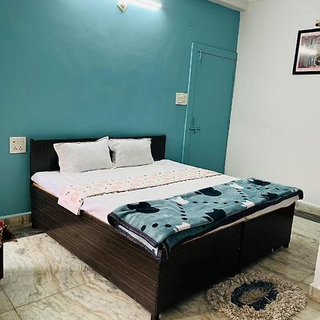 Tiwari G Home Stay Ujjain Bagian luar foto