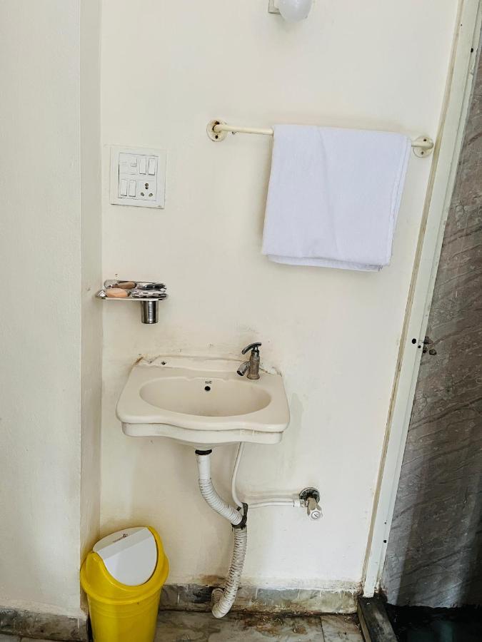 Tiwari G Home Stay Ujjain Bagian luar foto
