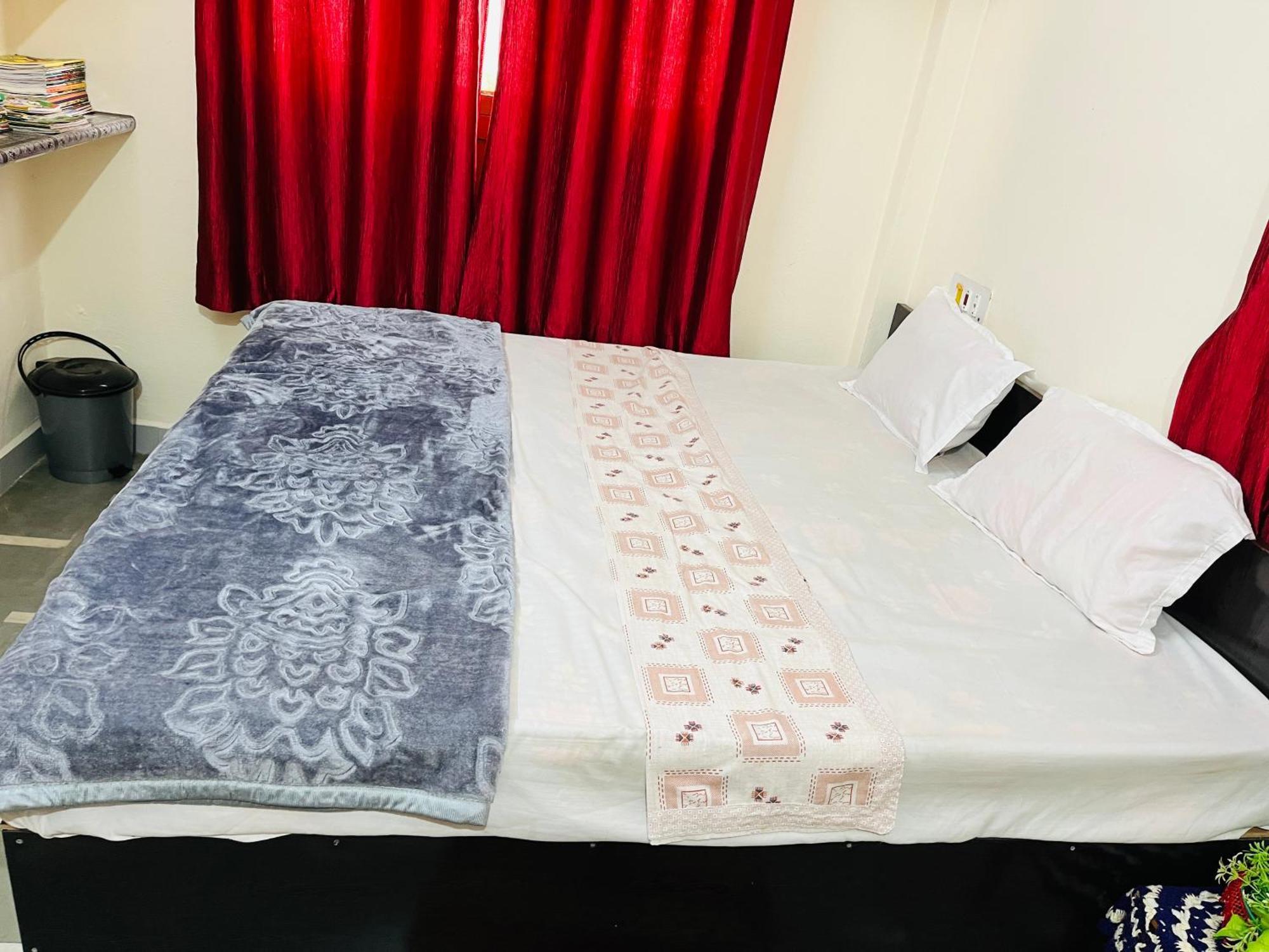 Tiwari G Home Stay Ujjain Bagian luar foto