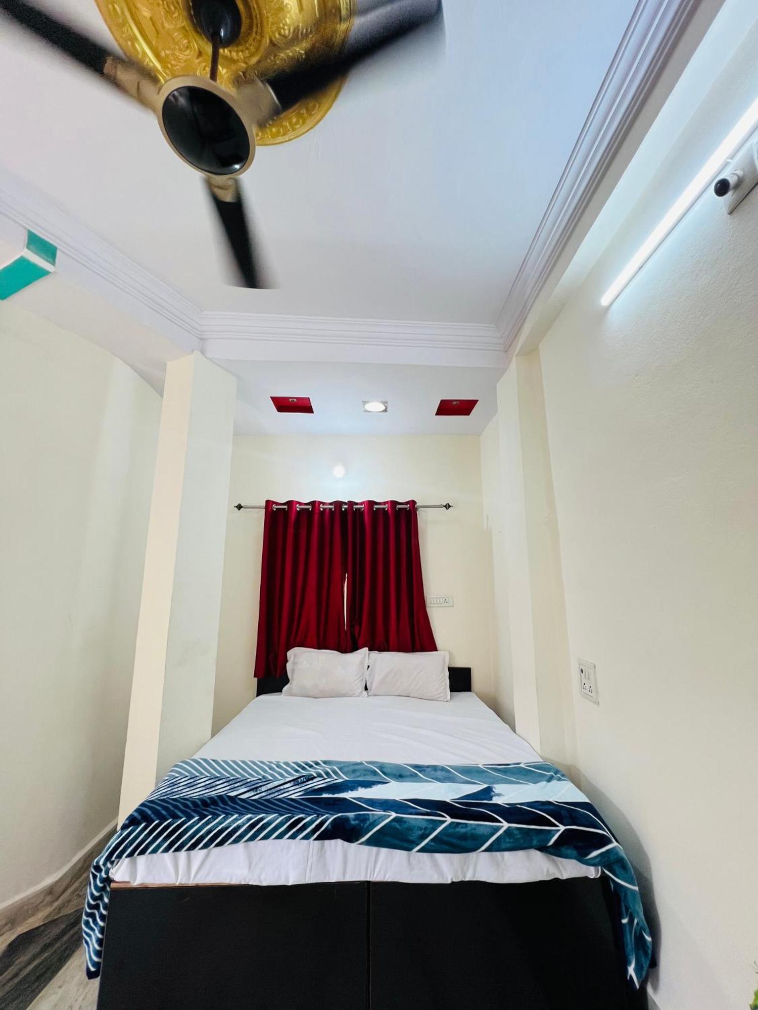 Tiwari G Home Stay Ujjain Bagian luar foto