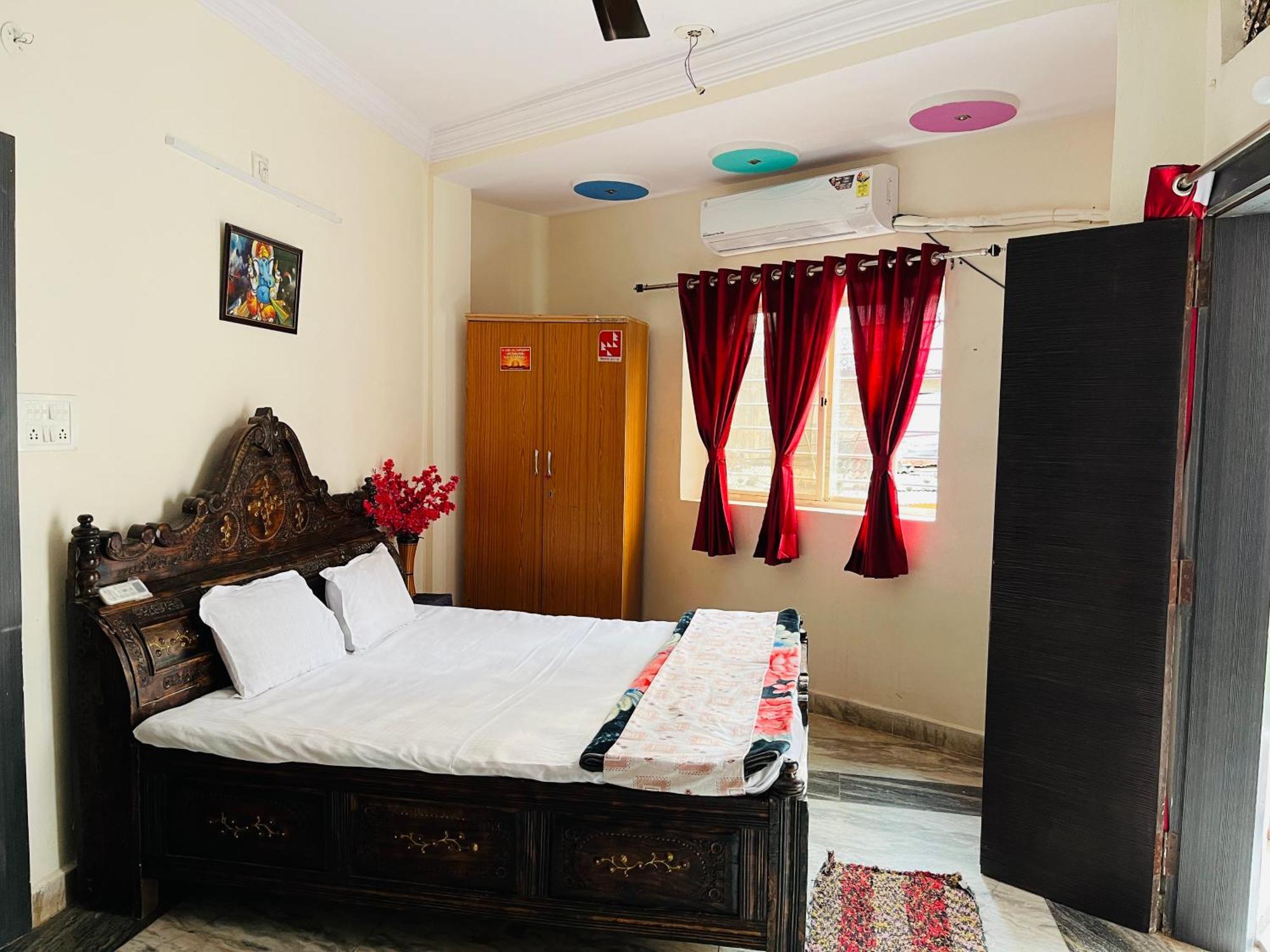 Tiwari G Home Stay Ujjain Bagian luar foto